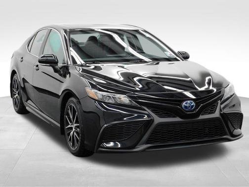 2024 Toyota Camry Hybrid SE