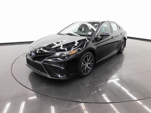 2024 Toyota Camry Hybrid SE