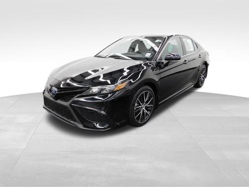 2024 Toyota Camry Hybrid SE