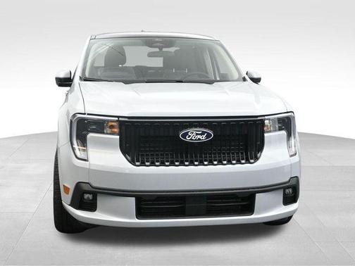 Space White Metallic 2026 Ford Maverick Lobo Standard