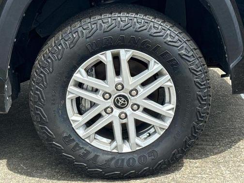 Midnight Black Metallic 2024 Toyota Tundra SR5