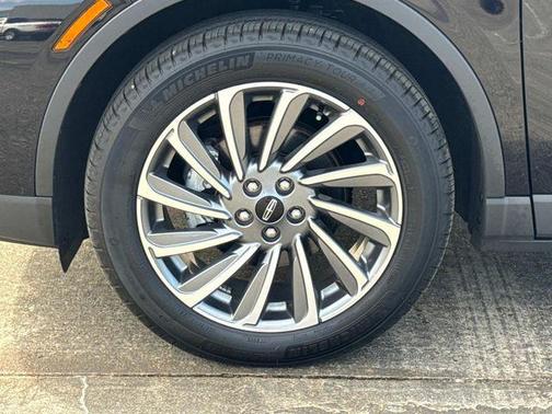 Infinite Black Metallic Clearcoat 2025 Lincoln Corsair Reserve