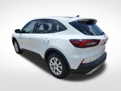 Oxford White 2025 Ford Escape Active