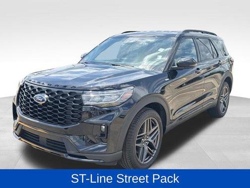 Black Metallic 2025 Ford Explorer ST-Line