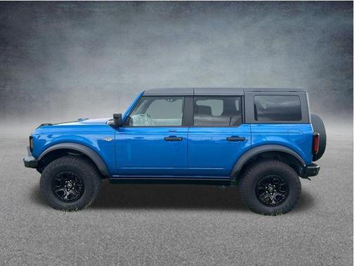 Velocity Blue Metallic 2022 Ford Bronco Wildtrak