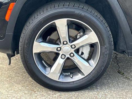 Diamond Black Crystal Pearlcoat 2022 Jeep Grand Cherokee Limited