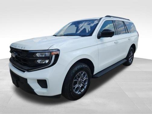 Star White Metallic Tri-Coat 2025 Ford Expedition Active