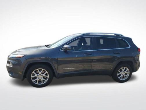 Granite Crystal Metallic Clearcoat 2016 Jeep Cherokee Latitude