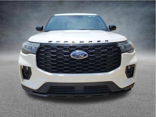White Metallic 2025 Ford Explorer ST-Line