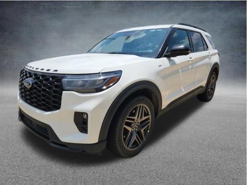 White Metallic 2025 Ford Explorer ST-Line