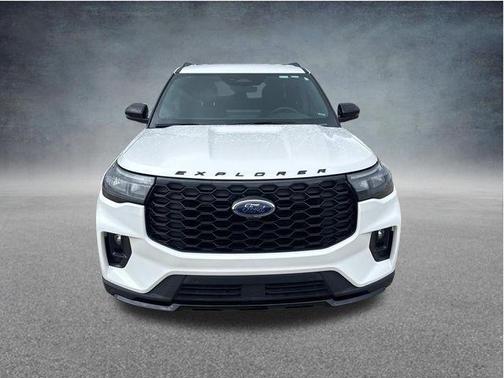 White Metallic 2025 Ford Explorer ST-Line