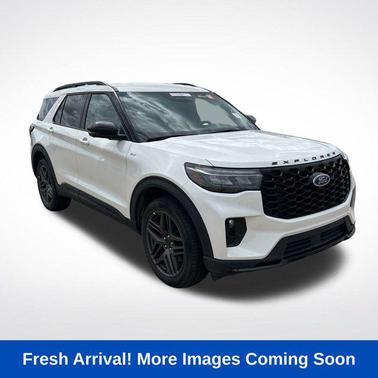 White Metallic 2025 Ford Explorer ST-Line