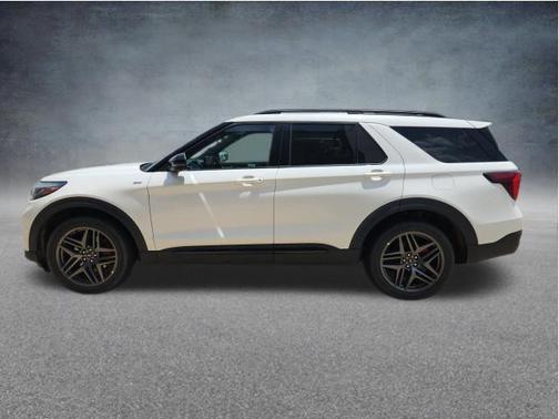 White Metallic 2025 Ford Explorer ST-Line