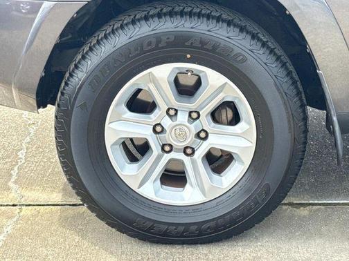 Magnetic Gray Metallic 2018 Toyota 4Runner SR5