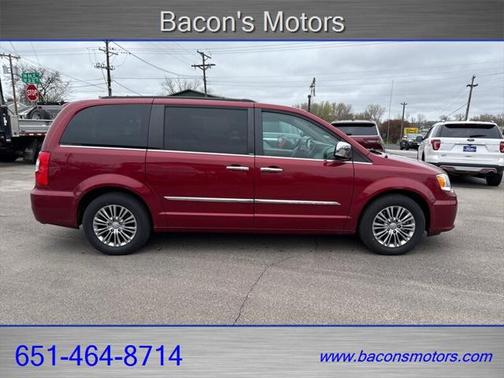 2014 Chrysler Town & Country Touring-L