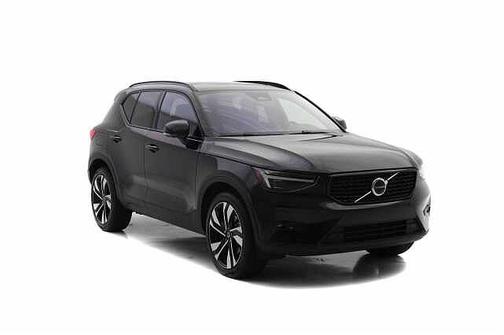 2025 Volvo XC40 Plus