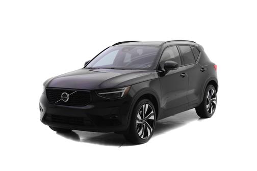 2025 Volvo XC40 B5 Plus Dark Theme