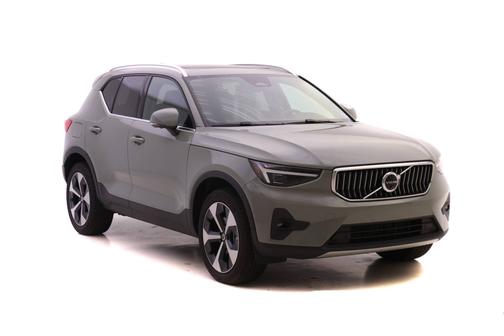 2024 Volvo XC40 B5 Plus Bright