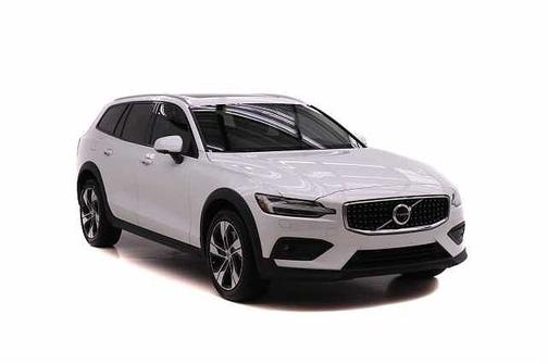 2023 Volvo V60 Cross Country Plus