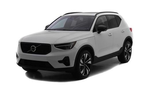 2024 Volvo XC40 B5 Plus Dark