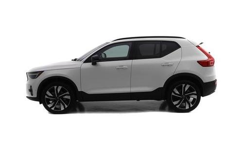 2024 Volvo XC40 B5 Plus Dark