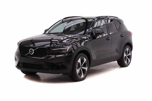 2025 Volvo XC40 Plus
