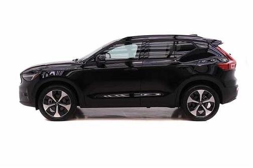 2025 Volvo XC40 Plus