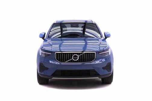 2024 Volvo XC40 Core