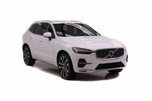 Crystal White 2023 Volvo XC60