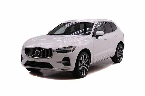 Crystal White 2023 Volvo XC60