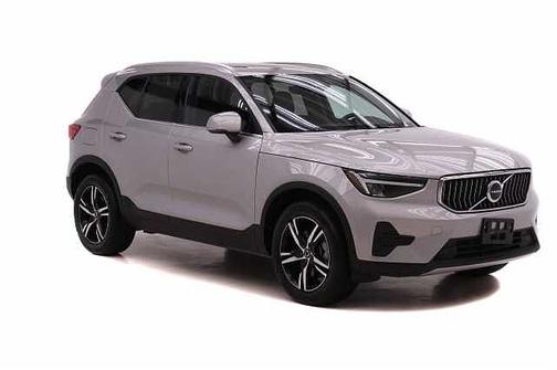 Silver Dawn 2025 Volvo XC40 Core