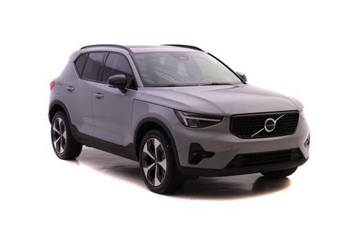 2024 Volvo XC40 B5 Plus Dark
