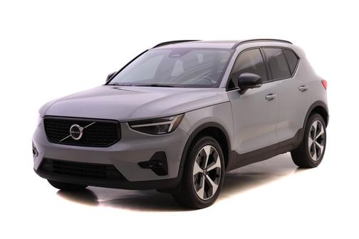 2024 Volvo XC40 B5 Plus Dark