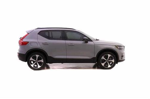 2024 Volvo XC40 Plus