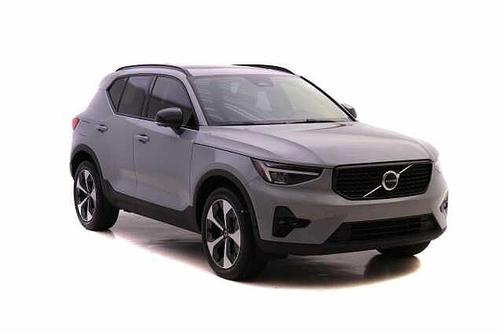 2024 Volvo XC40 Plus