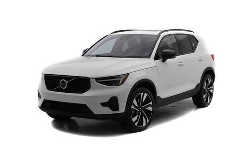 2024 Volvo XC40 B5 Plus Dark