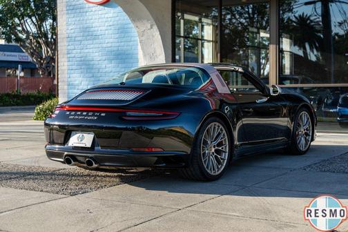2019 Porsche 911 Targa 4 GTS