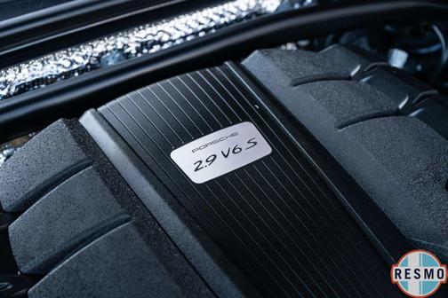 Volcano Grey Metallic 2022 Porsche Macan Macan Sport Edition