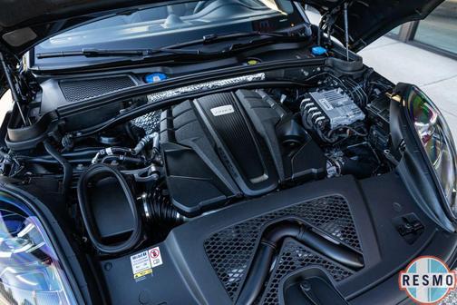 Volcano Grey Metallic 2022 Porsche Macan Macan Sport Edition