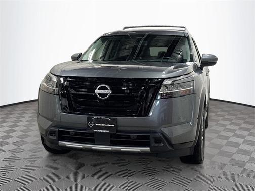 2023 Nissan Pathfinder SL 4WD