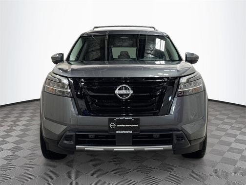 2023 Nissan Pathfinder SL 4WD