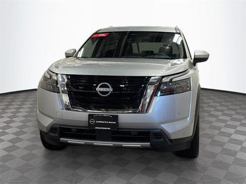 2025 Nissan Pathfinder SL 4WD