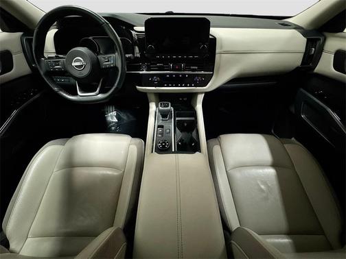 2023 Nissan Pathfinder SL 4WD