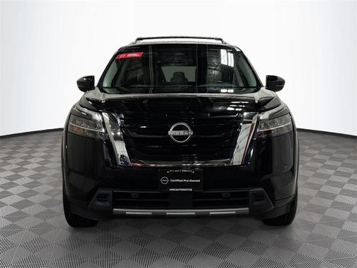 2023 Nissan Pathfinder SL 4WD