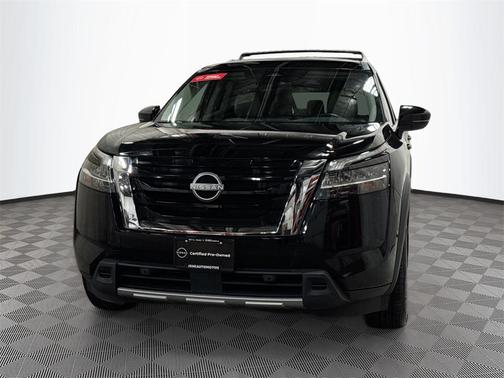 2023 Nissan Pathfinder SL 4WD