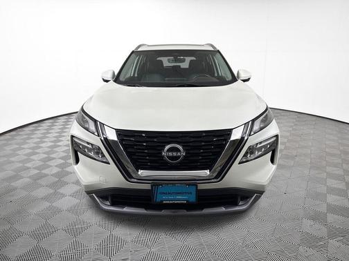 Pearl White 2023 Nissan Rogue SL