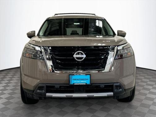 2025 Nissan Pathfinder Platinum 4WD