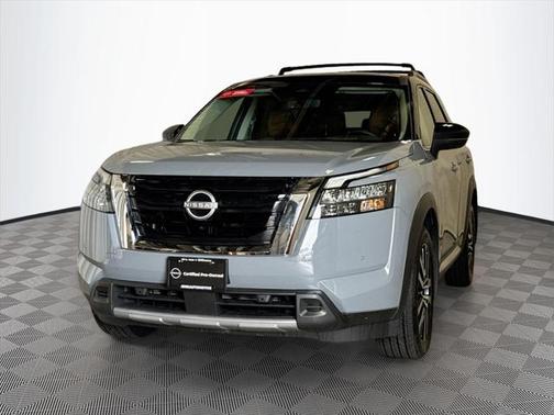 2025 Nissan Pathfinder Platinum 4WD