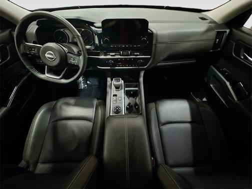 2024 Nissan Pathfinder SL 4WD
