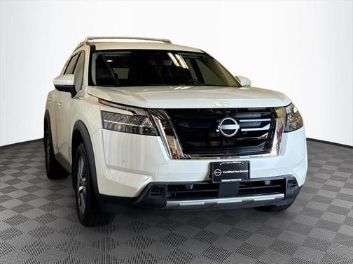2024 Nissan Pathfinder SL 4WD
